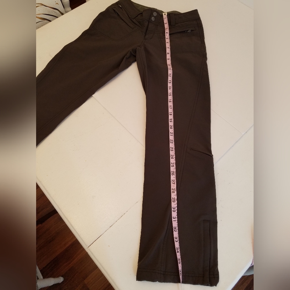 Athleta Dipper Dark Olive Flare Cargo Pants Pocket Details Size 2 - Picture 12 of 17